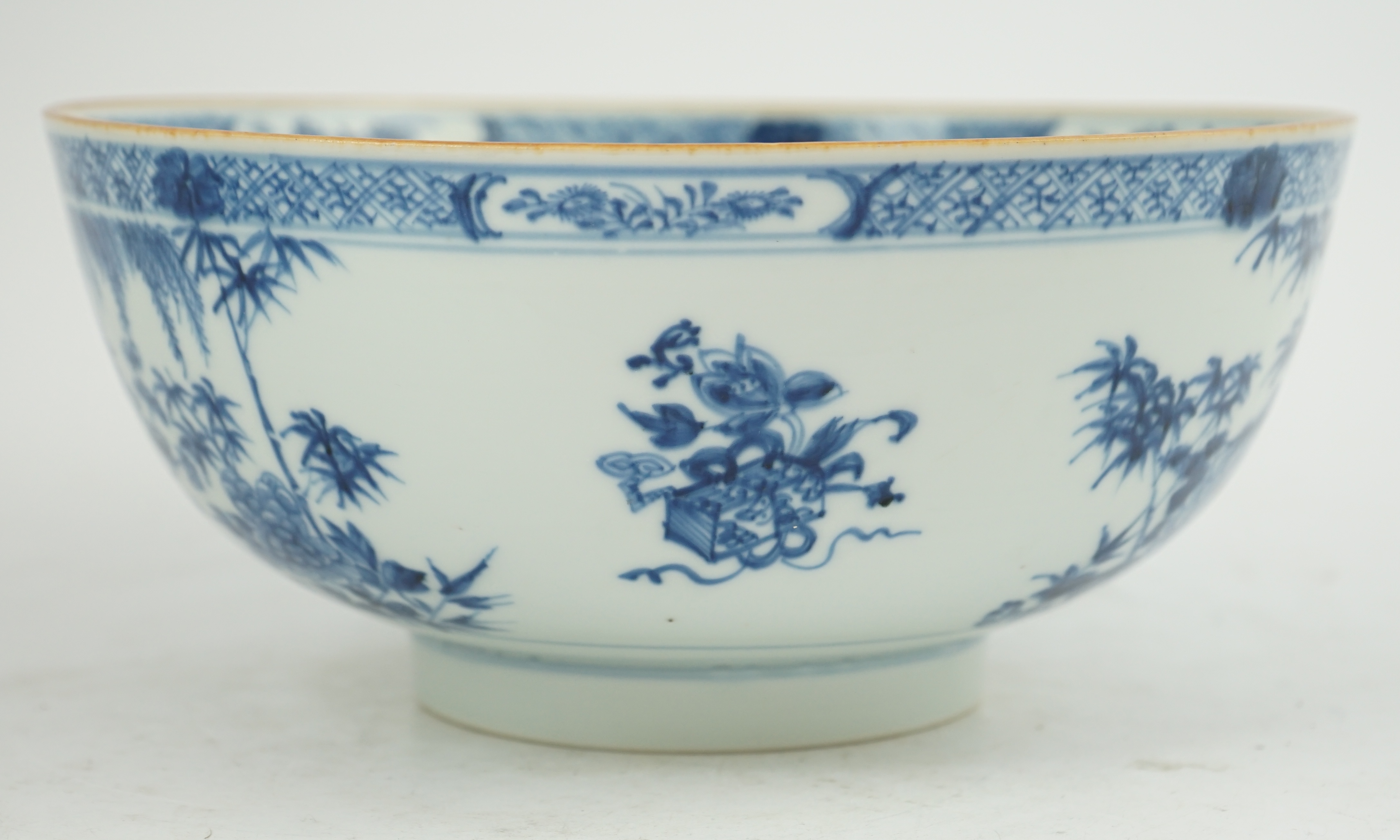 A Chinese blue and white bowl, Yongzheng/Qianlong period